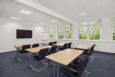 Neben dem Konferenzraum können Sie im Business Center von Master-OFFICE auch gleich die große Dachterrasse für Ihren Empfang mit dazu buchen.